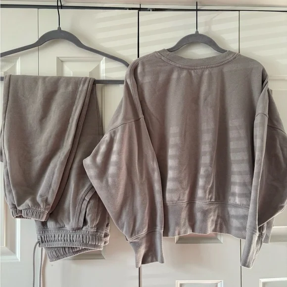 DKNY Taupe Lounge Set - Picture 1 of 7